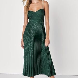 Lulus Regal Romance Emerald Floral Jacquard Pleated Satin Midi Dress Green